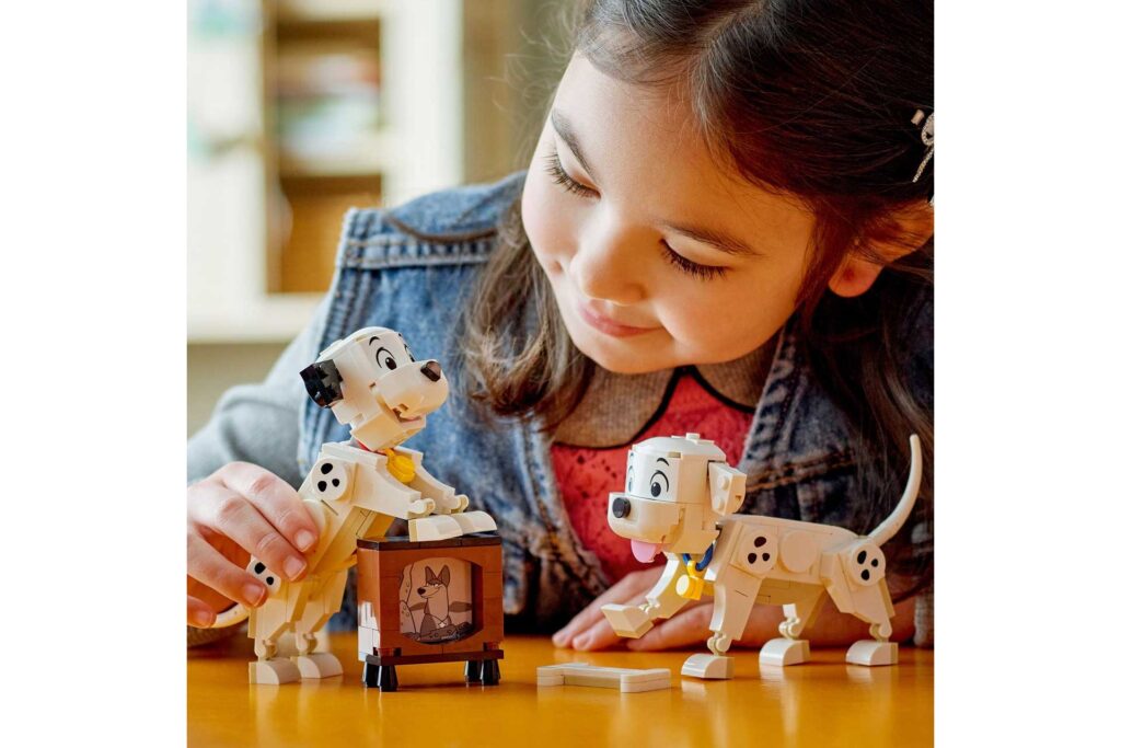 LEGO 43271 Disney Lucky en Penny uit 101 Dalmatiërs - Afbeelding 8