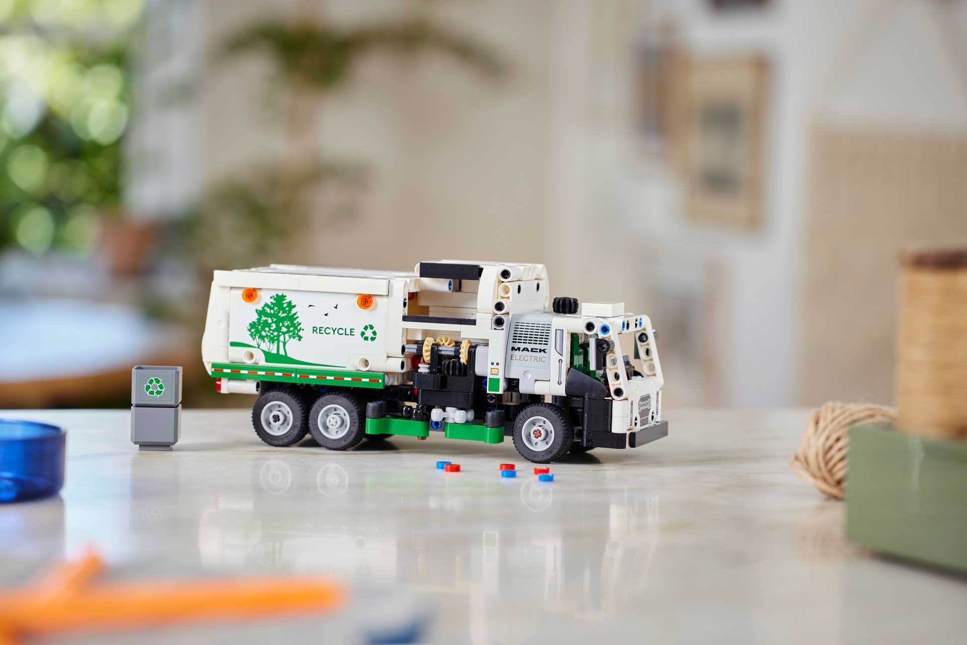 LEGO 42167 Technic Mack® LR Electric vuilniswagen - Afbeelding 4