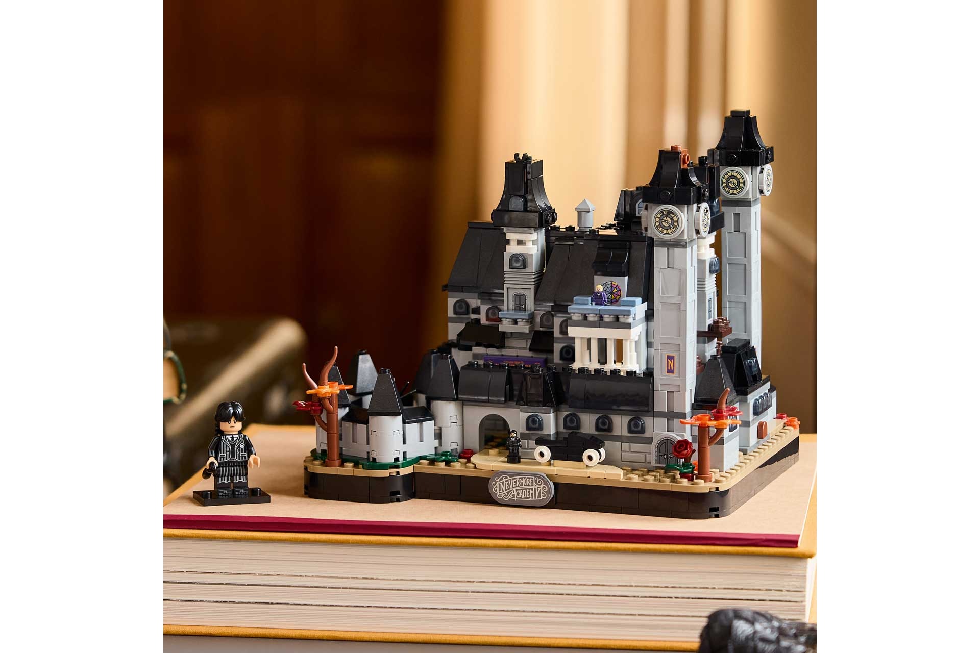 LEGO 76788 Wednesday Nevermore Academy - Afbeelding 4