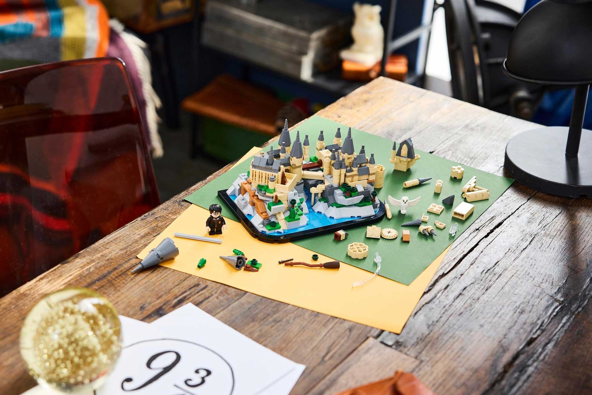 LEGO 40975 Harry Potter Mini kasteel Zweinstein - Afbeelding 7