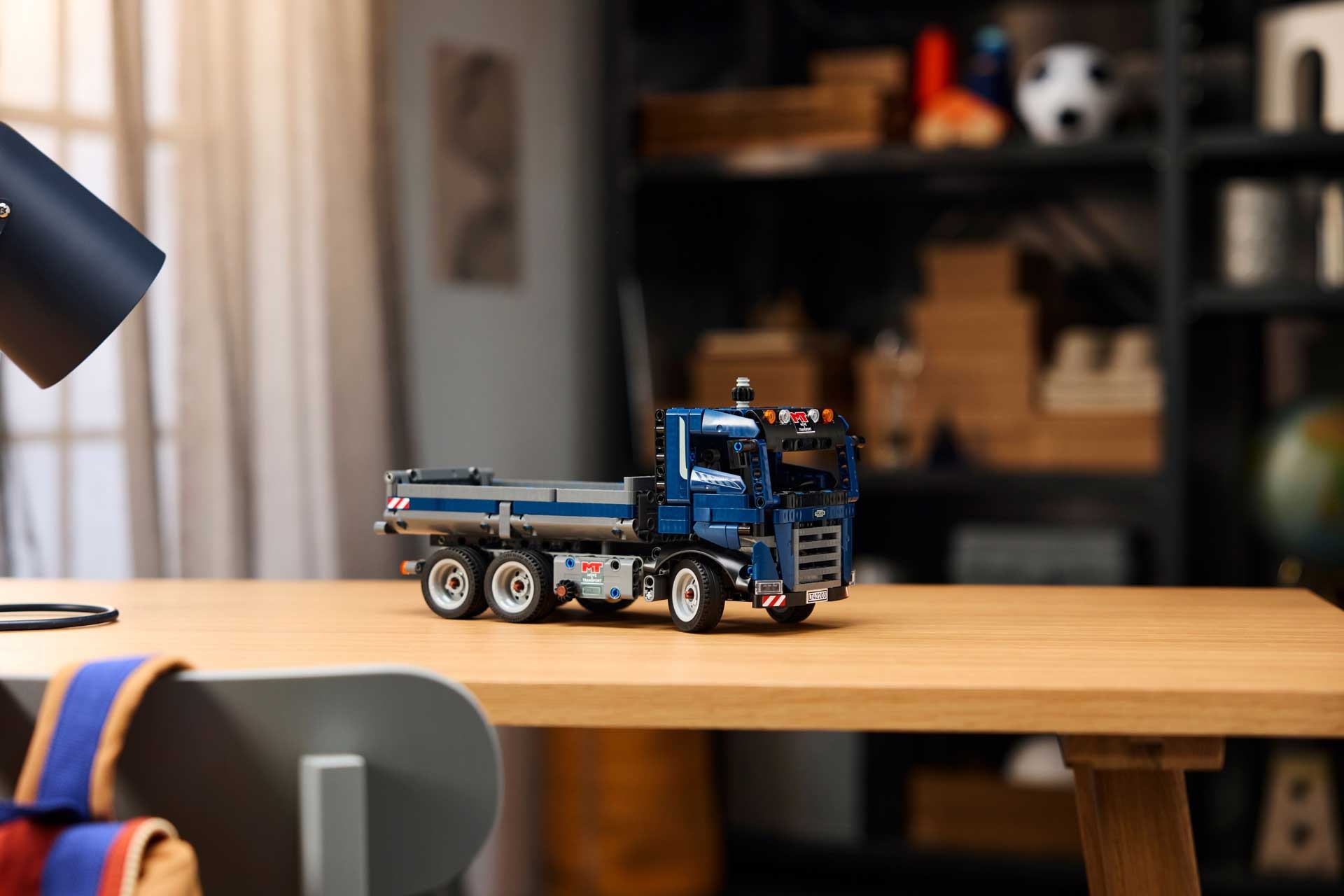 LEGO 42203 Technic Vrachtwagen met kiepfunctie - Afbeelding 5